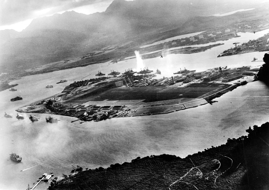 L’attaque surprise de Pearl Harbor, le 7 décembre 1941.